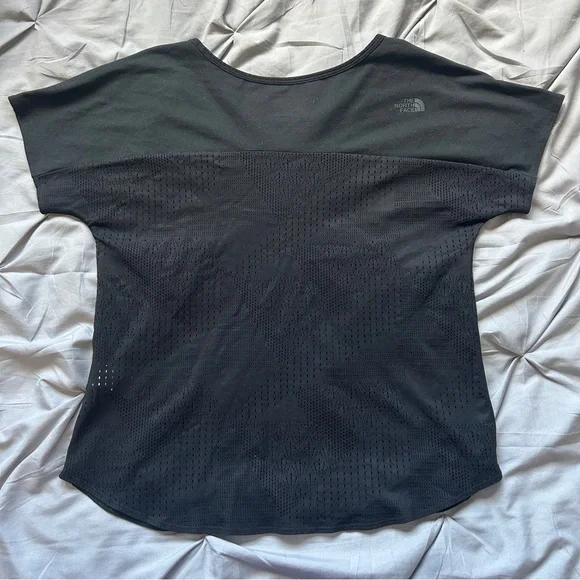 The North Face Laser Cut Tee - Picture 3 of 7